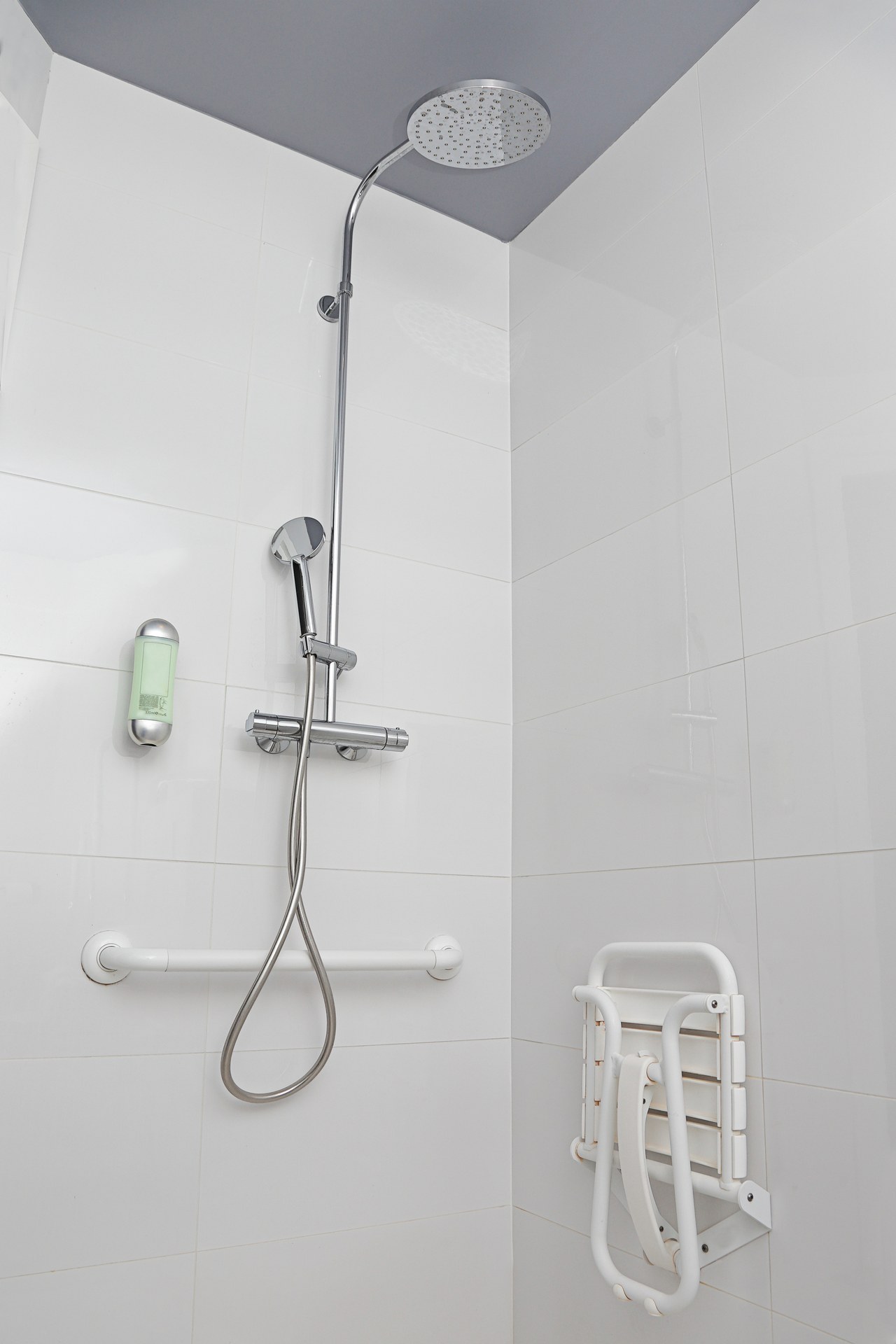 Salle de bain PMR Saint-André-de-Cubzac